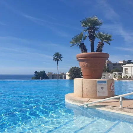 Apartment & Cannes
